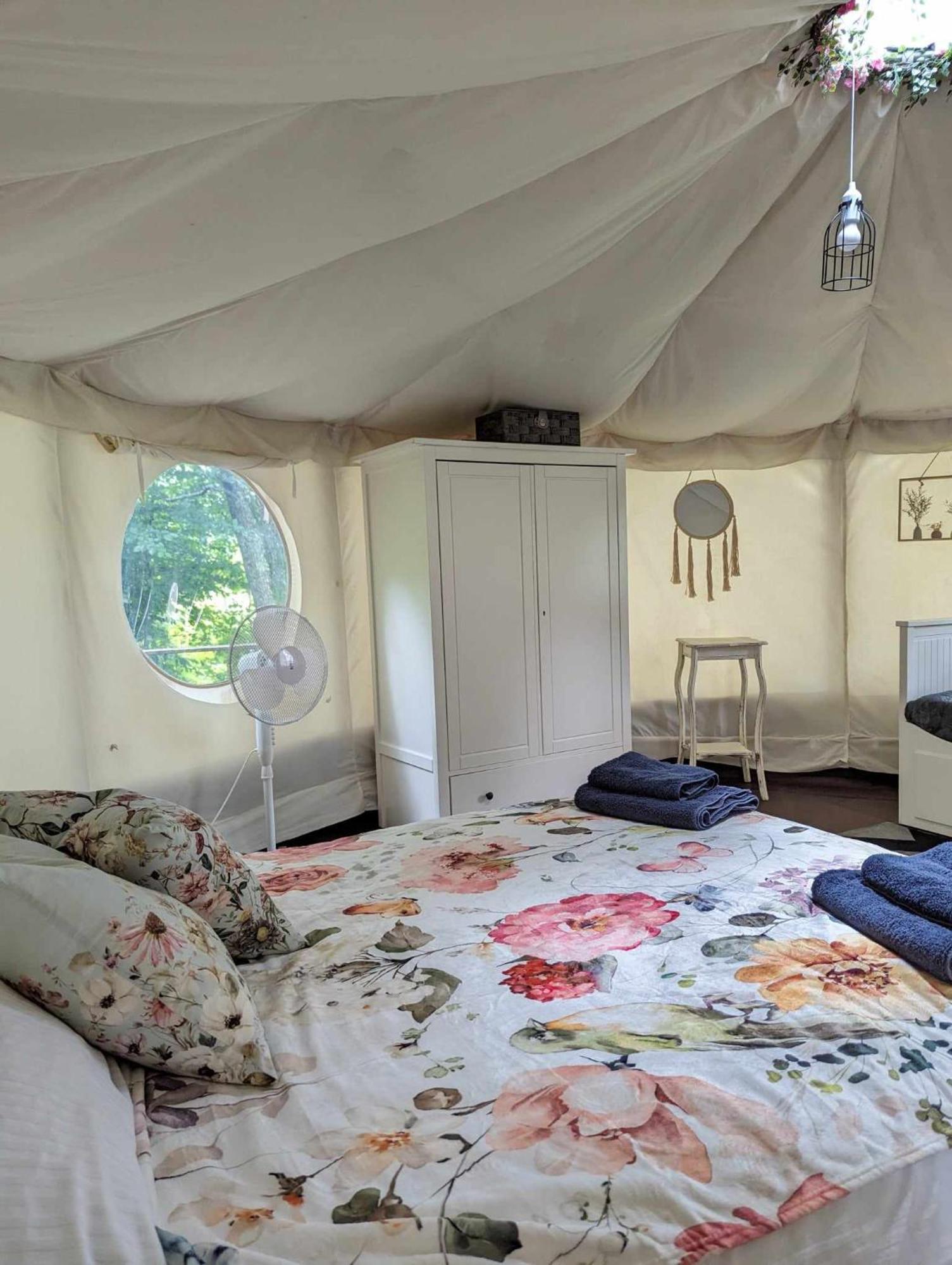 Luxury Glamping @Moulin Des Forges Otel Moutier-Malcard Dış mekan fotoğraf
